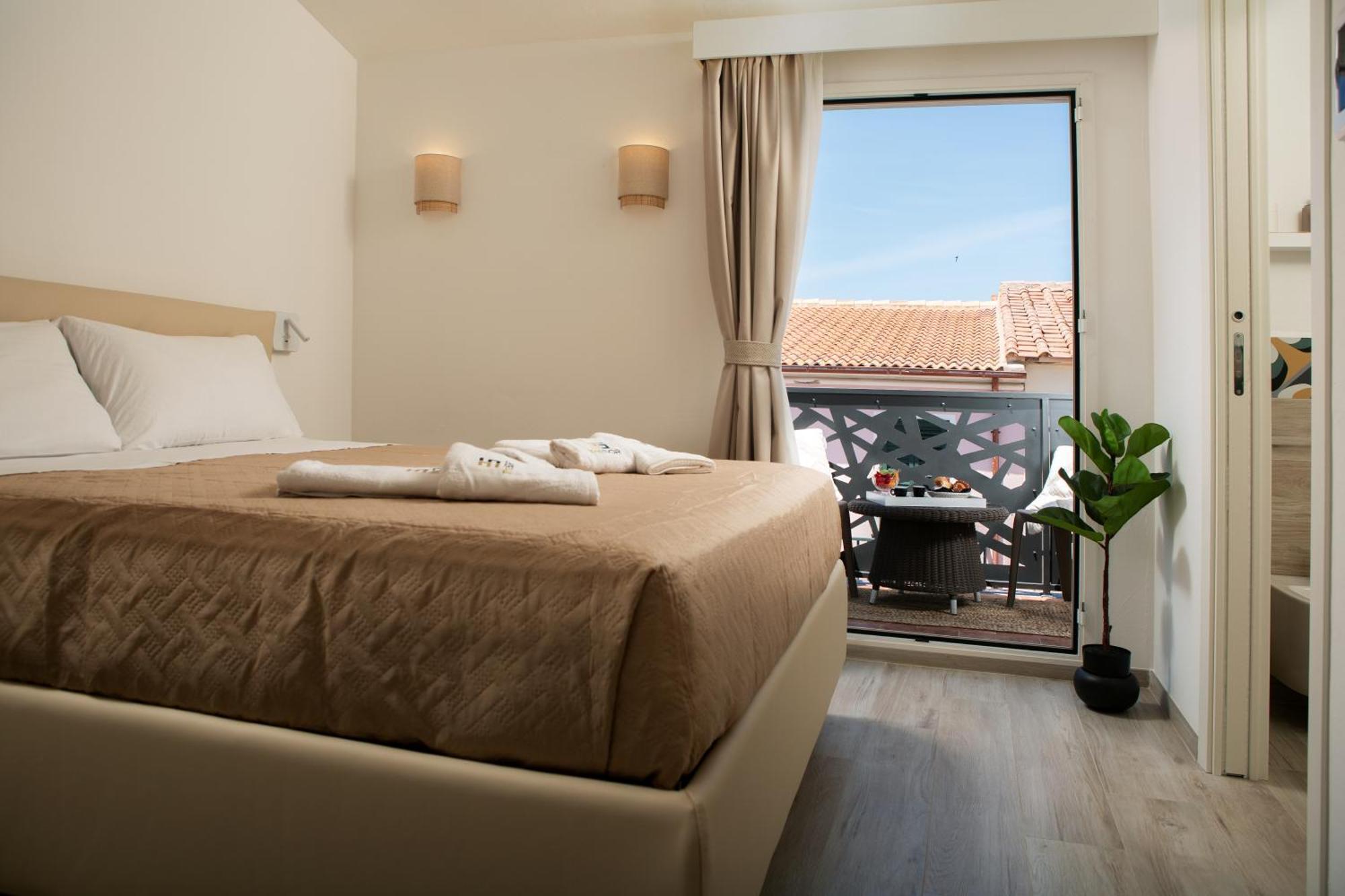 Tresor Hotell Santa Teresa Gallura Exteriör bild